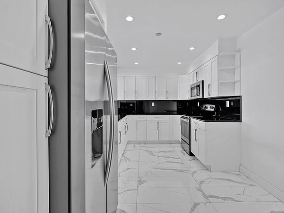 2nd image of 151 Crandon Blvd APT 441