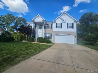 826 Oak Mill Ln, Imperial, MO 63052