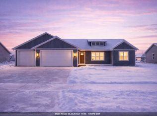 2041 Bear Paw Trl, Kaukauna, WI 54130