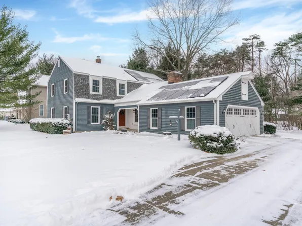 5160 Chickadee Dr, Kalamazoo, MI 49009