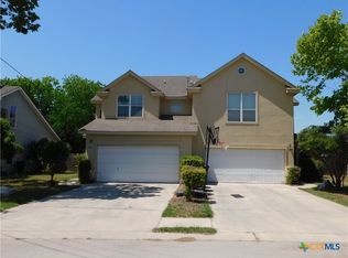 957 Misty Acres Dr, New Braunfels, TX 78130