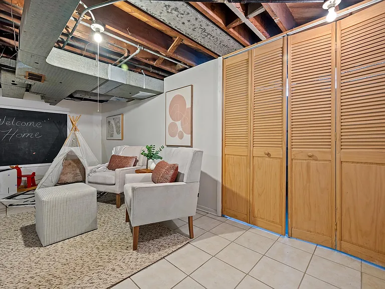 1512 E Olive St — Photo 28