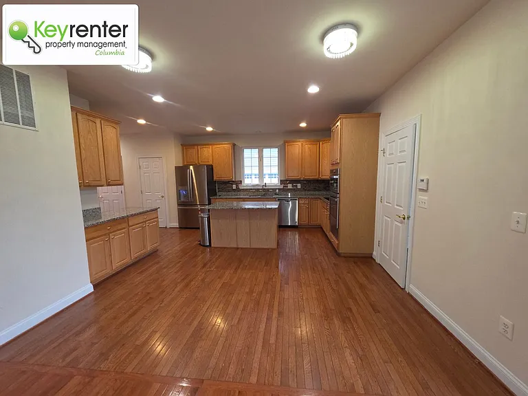 404 Tailor St — Photo 10