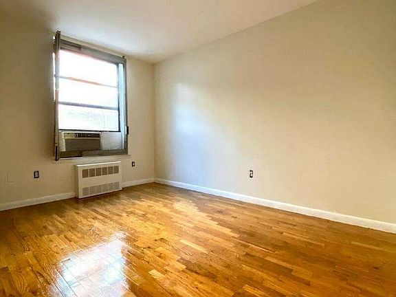 4th image of 540 E 22nd St APT 1C