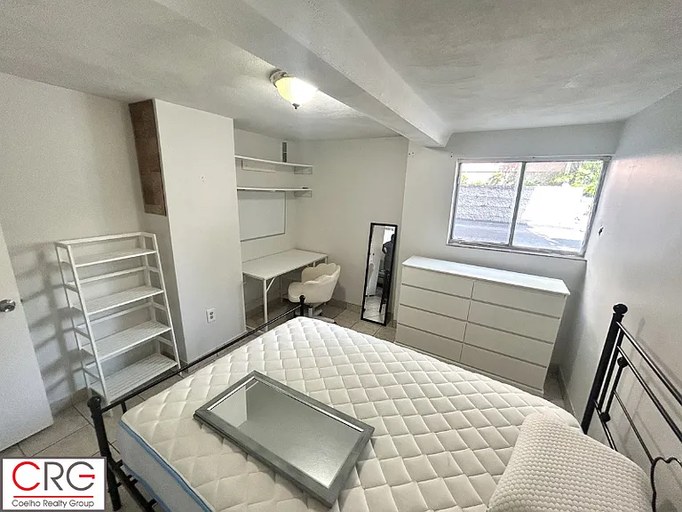 118-120 Cottage St #1B — Photo 6