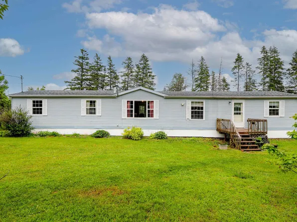 691 Saint Patricks Rd, Grenville Parish, PE C0A 1N0