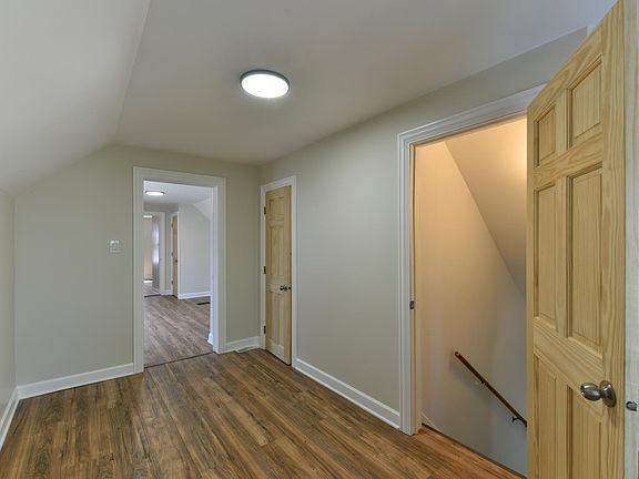 3rd image of 10718 S Mackinaw Ave