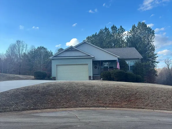105 Oak Leaf Ct, Pickens, SC 29671