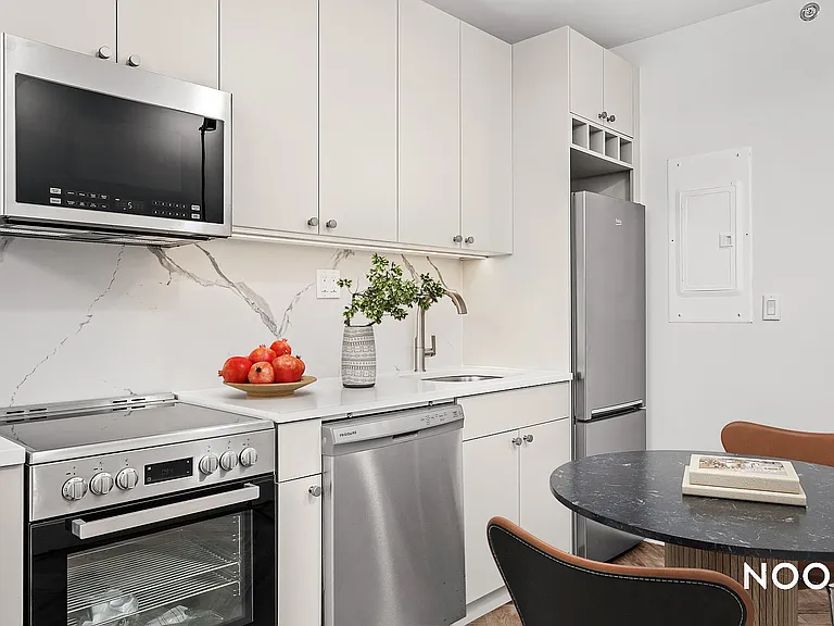 706 Ocean Pkwy #5C — Photo 3