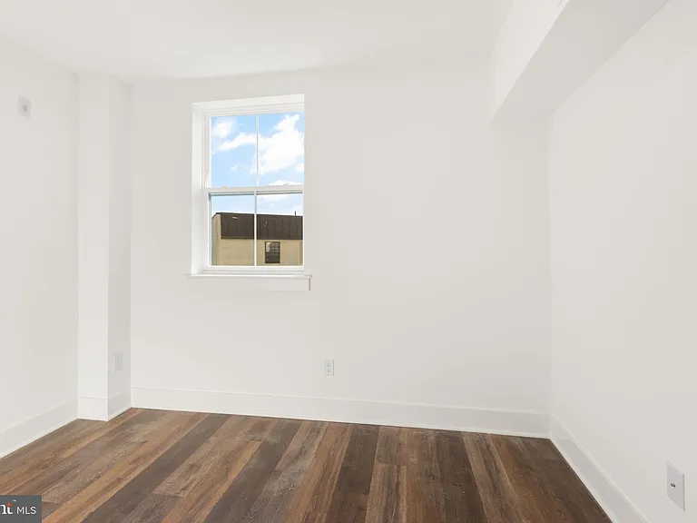 7037 Ridge Ave #202 — Photo 12