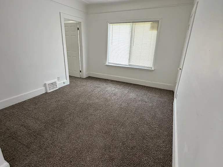 5261 Lakewood St #5261 — Photo 2