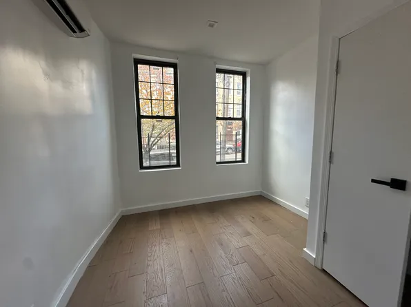 1928 Linden Street image 12 of 18