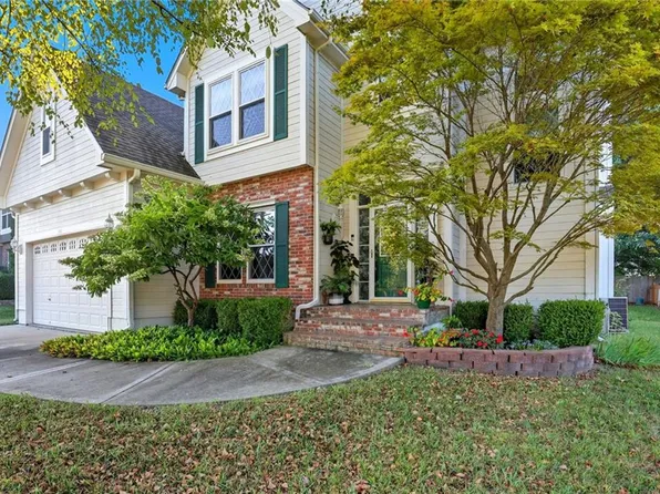 501 SW Stacey Dr, Lees Summit, MO 64082