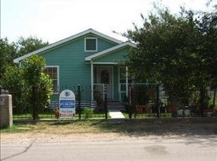 610 Sabine Ave, Cleburne, TX 76031