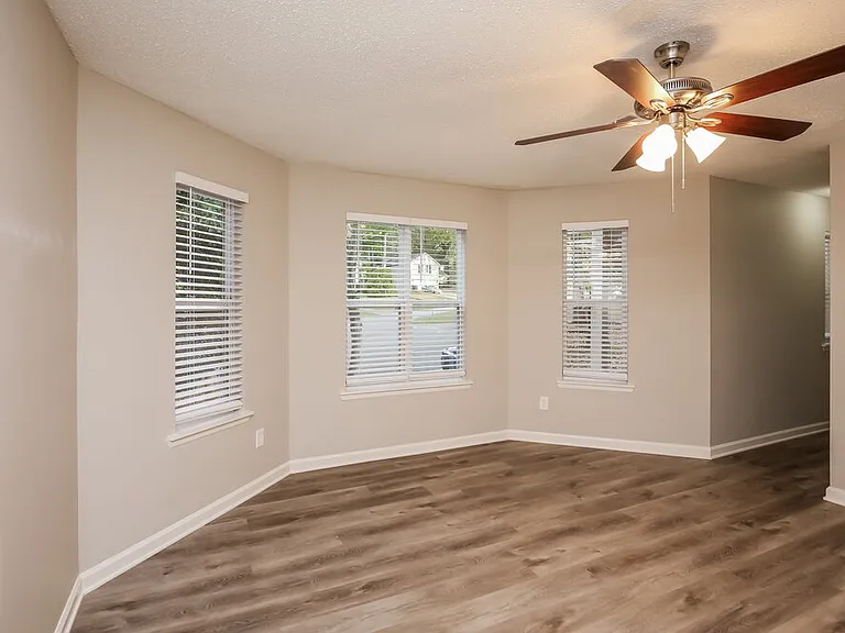3730 Rhoanoke Ct — Photo 10