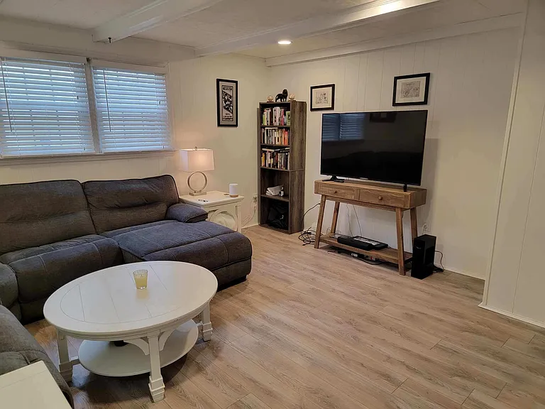 8 N Rosborough Ave #B — Photo 3