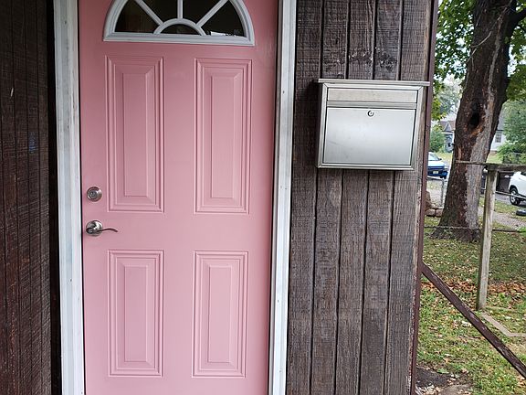 4th image of 2105 Lee Ave