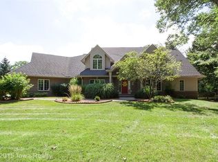 3730 Southern Hills Dr, Des Moines, IA 50321