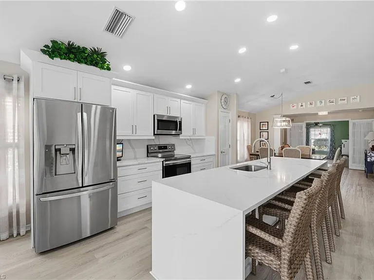 10020 Horse Creek Rd — Photo 1