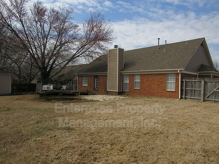 7037 Meadowlands Pl — Photo 25