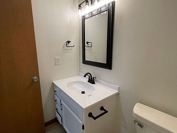 4th image of 2700 Plaza Ln #2702