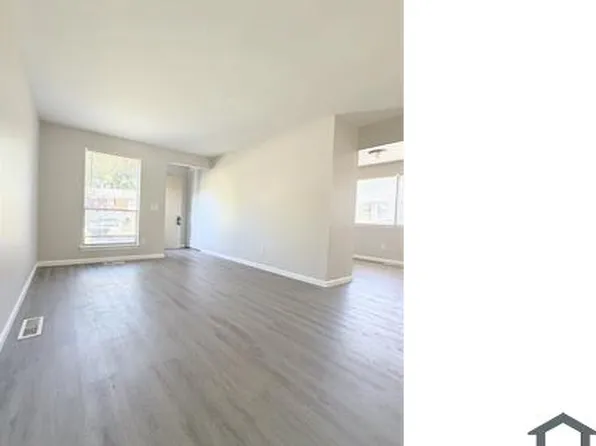 5247 Ville Anita Ct, Hazelwood, MO 63042