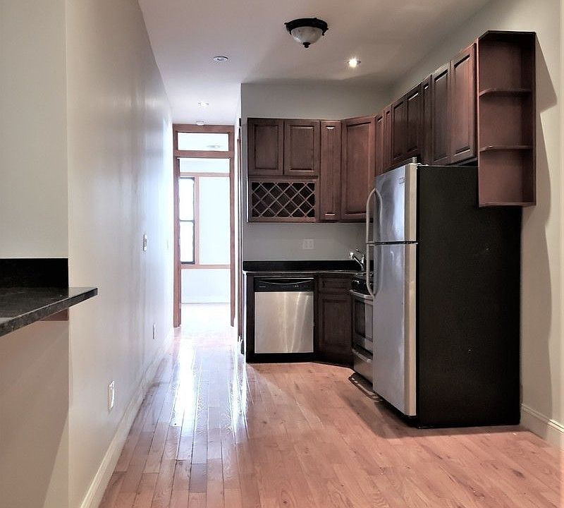 1st image of 241 Montrose Ave APT 2L