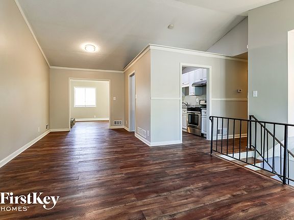 5th image of 921 Brighton Dr