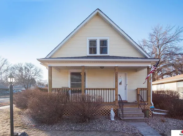 5043 Greenwood St, Lincoln, NE 68504