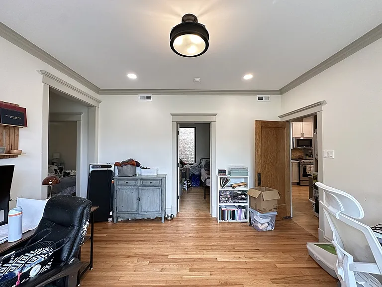 1933 N Fairfield Ave #1W — Photo 8