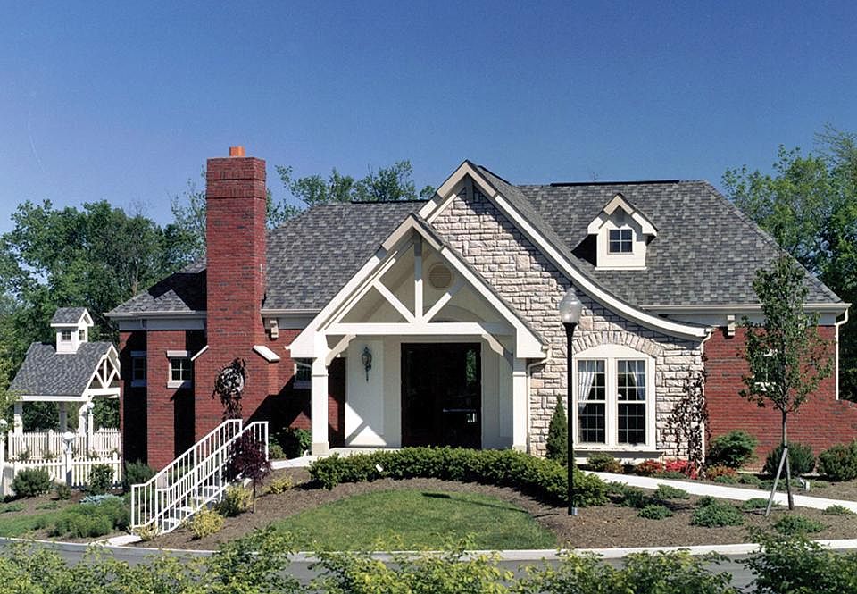 2nd image of 1595 Southcross Dr