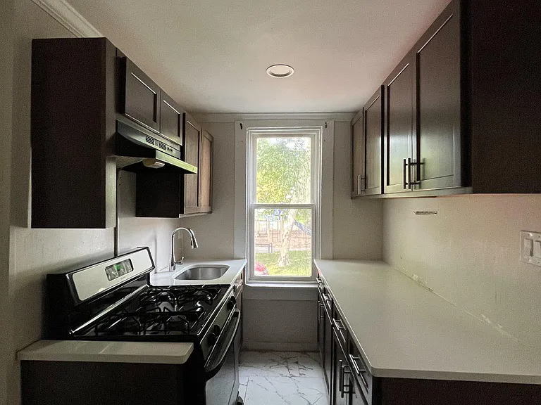 57 Laurel Ave #1 — Photo 6