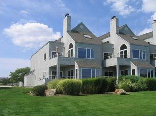 107 Bellevue Ct, Narragansett, RI 02882