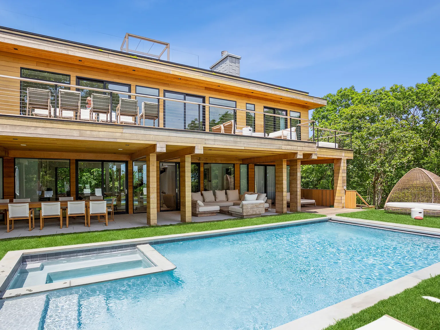 Montauk Modern Oasis with Ocean Views — Photo 3