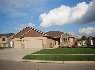 1508 Mayfair Dr, Watertown, SD 57201