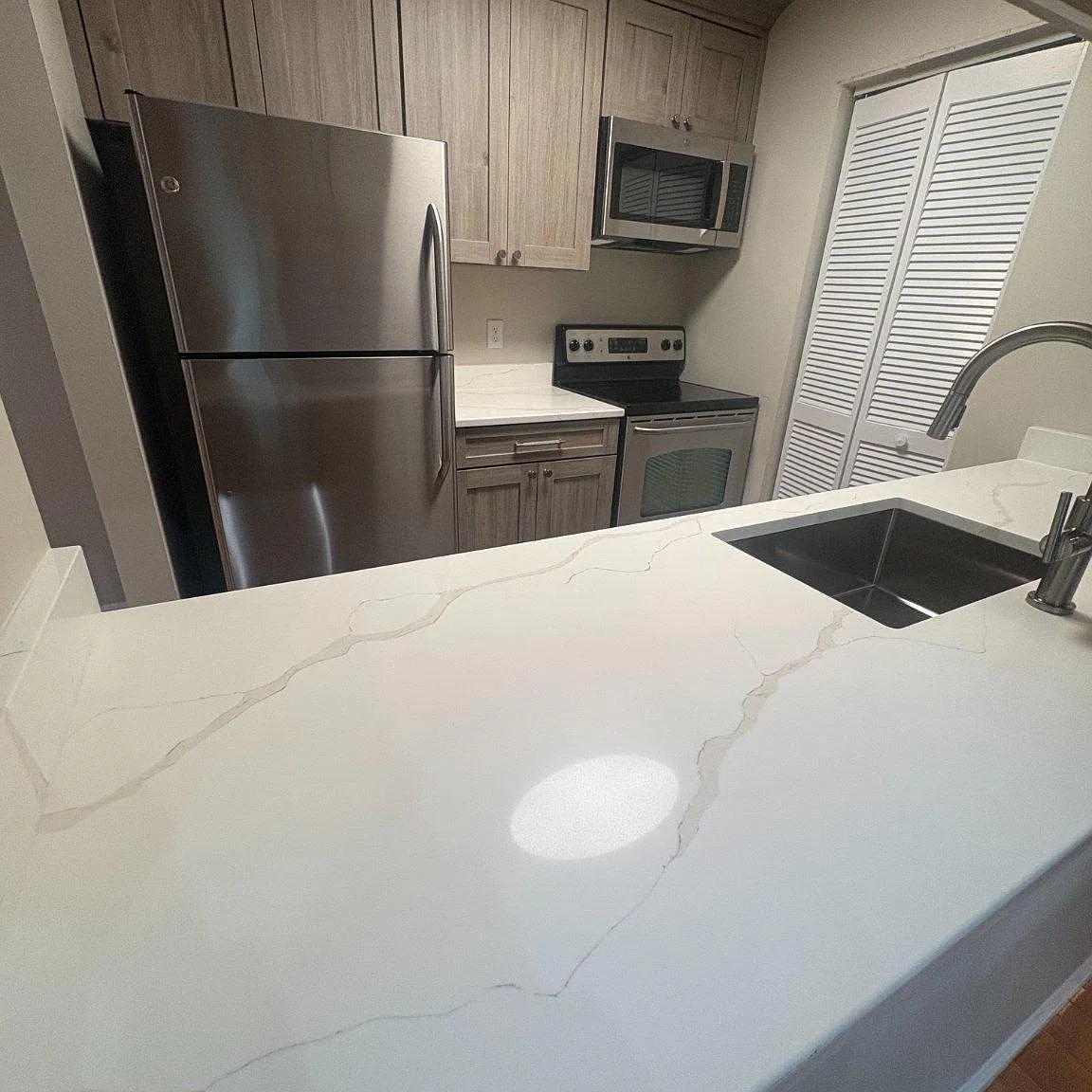2 bed, 2.0 bath, 996 sqft, $2,500 — Photo 4