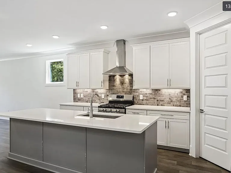 217 Eastmoreland St — Photo 37