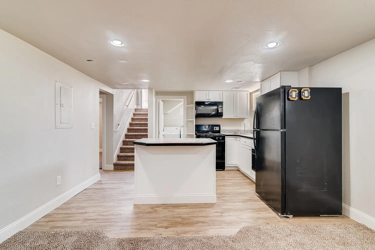 2 bed, 864 sqft, $1,300 — Photo 4