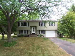 6227 E Townline Rd, Williamson, NY 14589