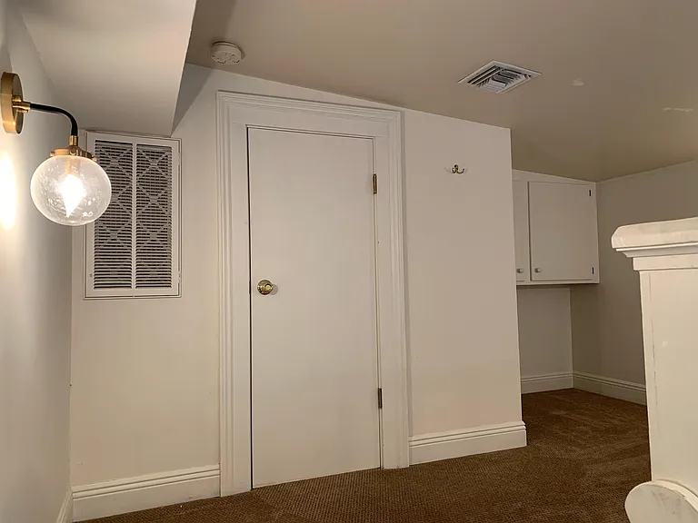 4736 Prytania St — Photo 5