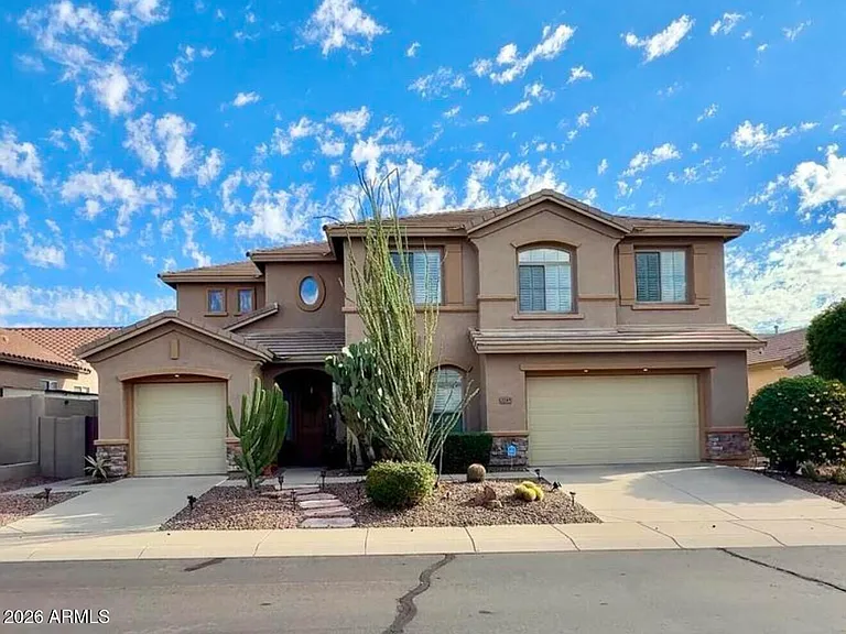 2245 W Clearview Trl — Photo 1