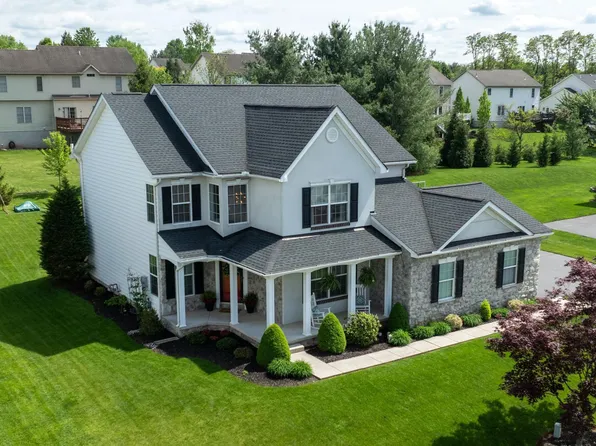 1432 Greenmeadow Dr, York, PA 17408