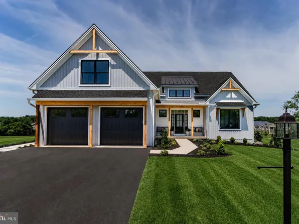 1006 Stonehill Ln, Carlisle, PA 17015