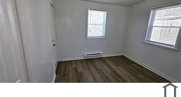 3 bed, 850 sqft, $2,100 — Photo 4