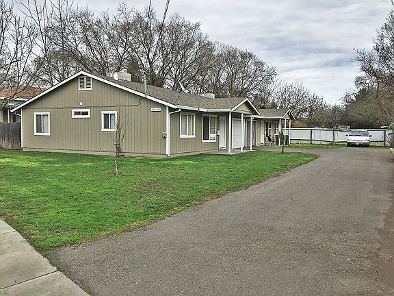2nd image of 471 Pecan St