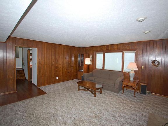 4th image of 202 Patti Dr