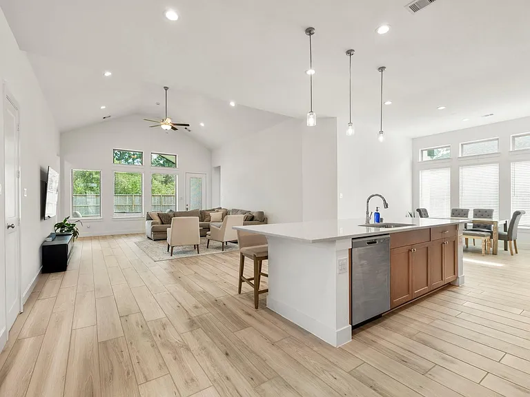 7403 Hanover Ln — Photo 12