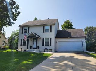 2608 Laurel Oak Dr, Howell, MI