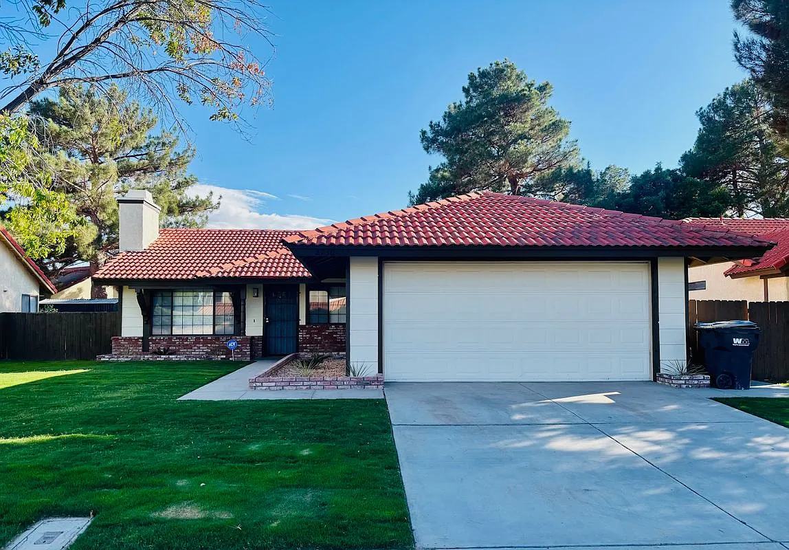 3 bed, 2.0 bath, 1134 sqft, $2,699 — Photo 1