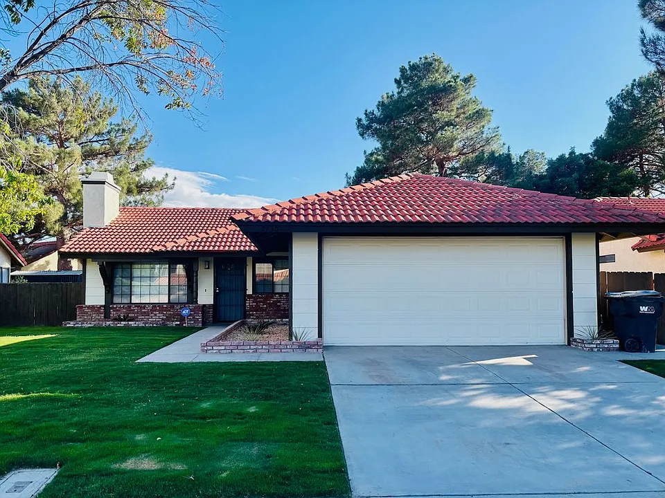2730 W Avenue K #4